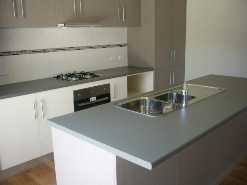 2/54 McIntosh Street, Airport West VIC 3042