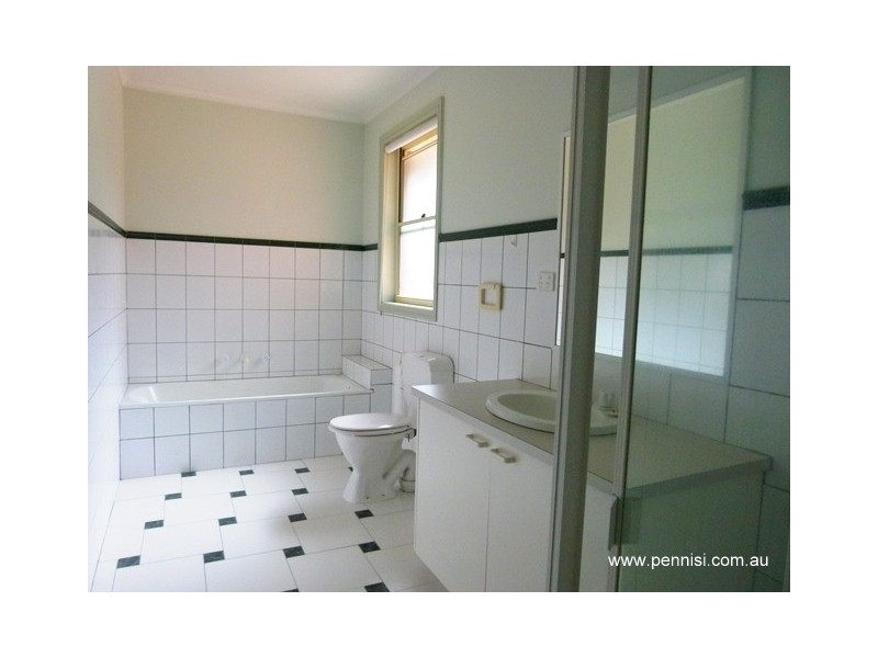 4/1 Burley Griffin Close, Keilor East VIC 3033