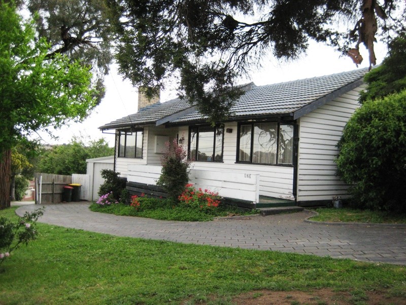 1 McKenna Street, Avondale Heights VIC 3034