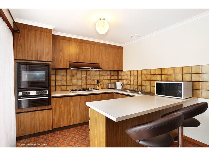 2/7 McCulloch Street, Essendon North VIC 3041