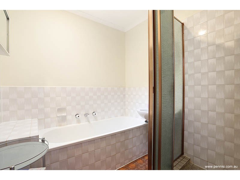 2/7 McCulloch Street, Essendon North VIC 3041