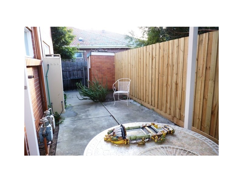 4/24 Leslie Road, Essendon VIC 3040