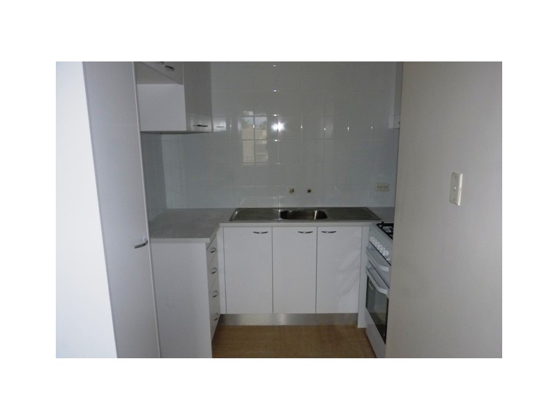 28/44 Fletcher Street, Essendon VIC 3040