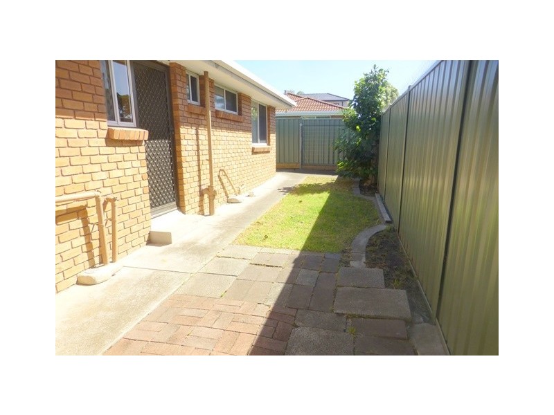 1/21 O”Shannassy Street, Essendon North VIC 3041