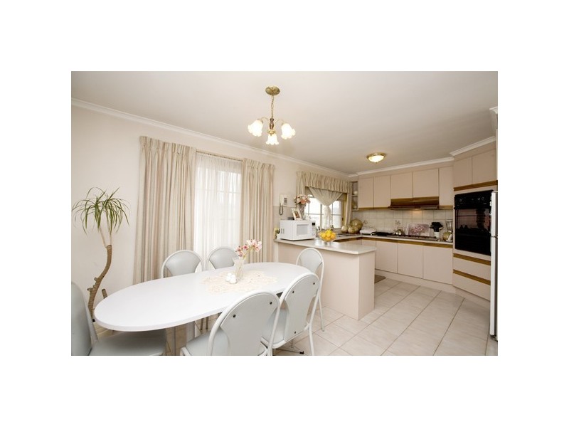 1/7 Roberts Road, Airport West VIC 3042