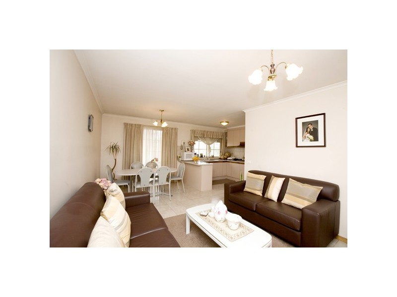 1/7 Roberts Road, Airport West VIC 3042