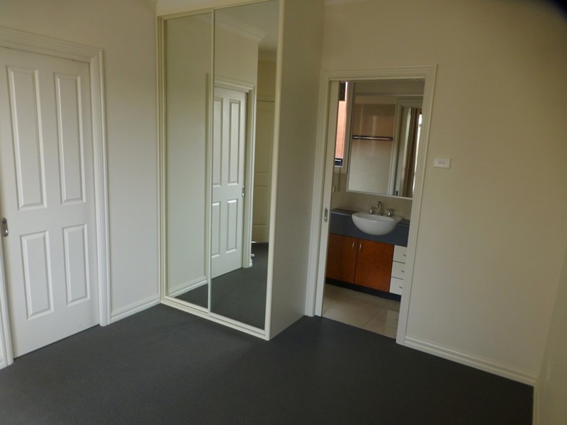2/19 Florence Street, Coburg VIC 3058