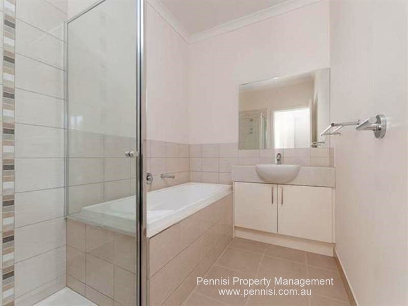2/62 Gordon Street, Tullamarine VIC 3043