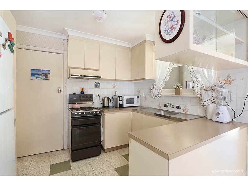 6 Valdoone Court, Oak Park VIC 3046