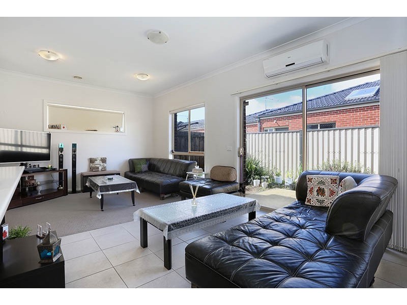 1/4 Anastasia Court, Hillside VIC 3037
