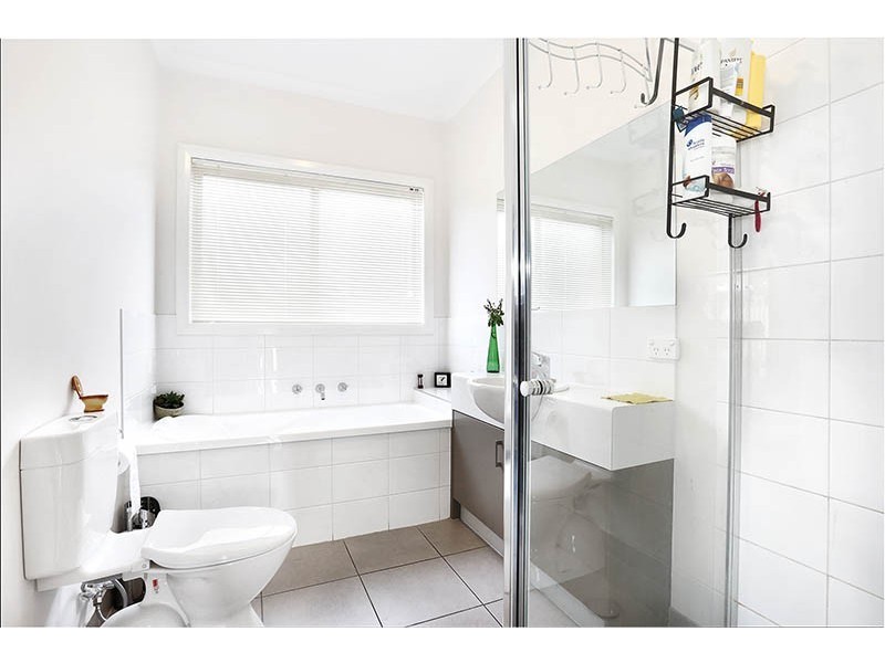 1/4 Anastasia Court, Hillside VIC 3037