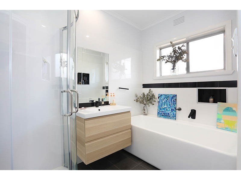 32 Jeffrey Street, Keilor East VIC 3033