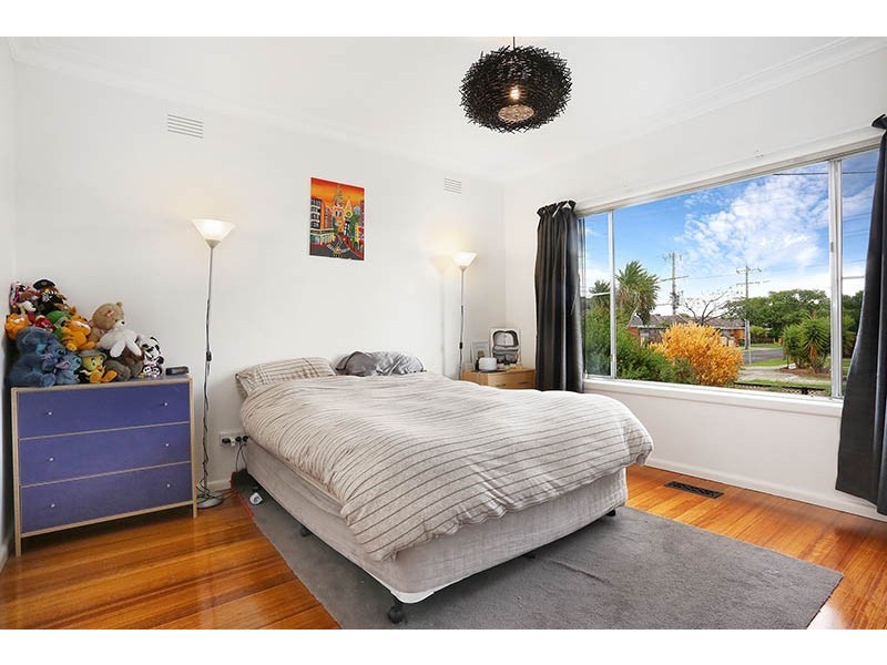 32 Jeffrey Street, Keilor East VIC 3033