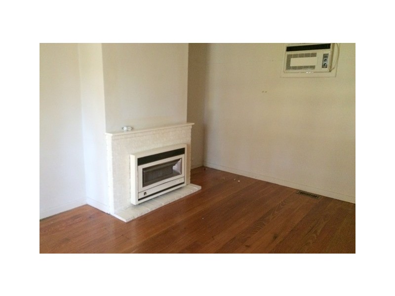 24 Rutland Street, Niddrie VIC 3042