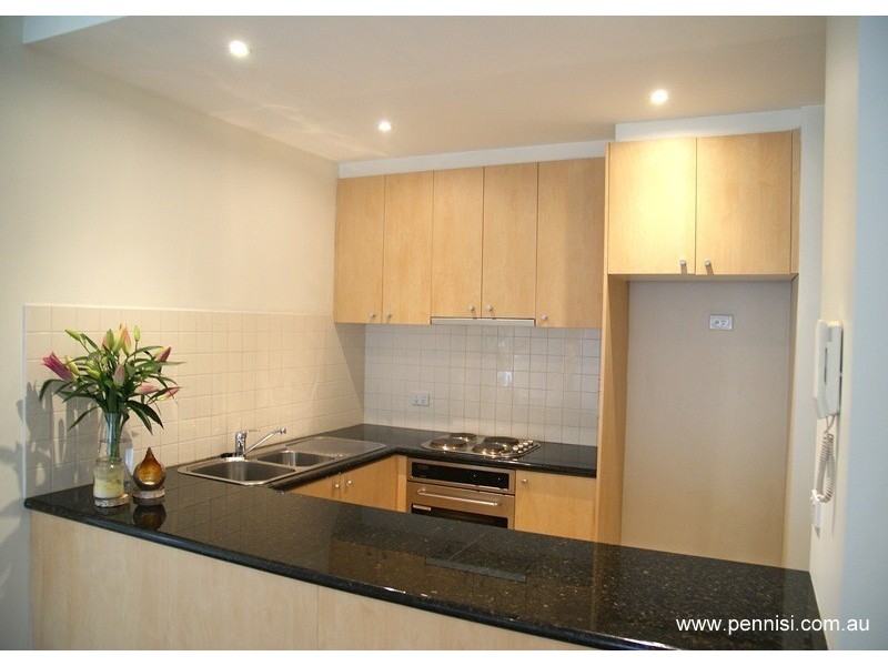 8/2 North Avenue, Strathmore VIC 3041