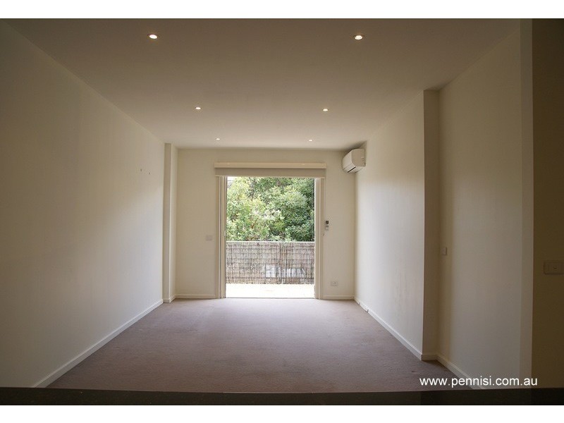 8/2 North Avenue, Strathmore VIC 3041