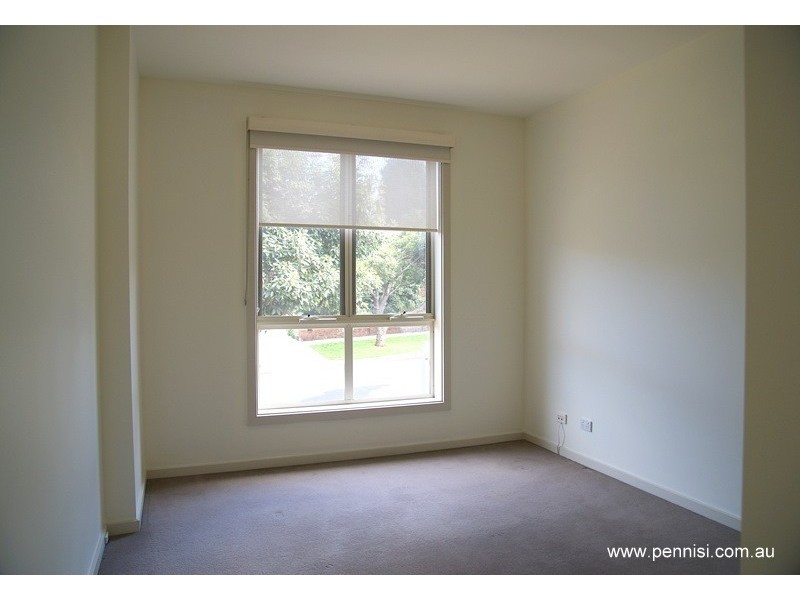 8/2 North Avenue, Strathmore VIC 3041