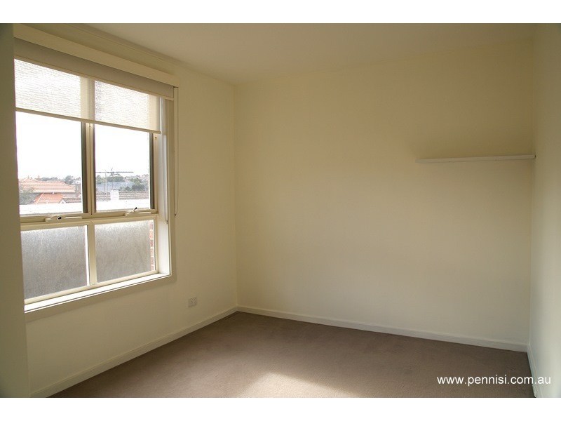 8/2 North Avenue, Strathmore VIC 3041