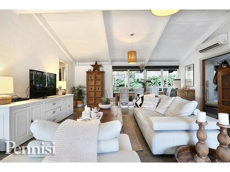 49 Clarke Drive, Gladstone Park VIC 3043