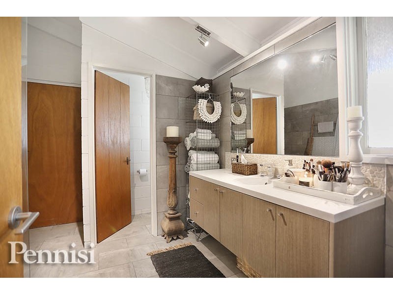 49 Clarke Drive, Gladstone Park VIC 3043