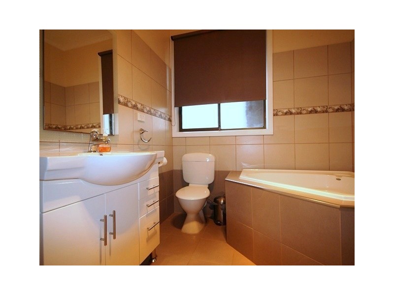 69 Barbara Crescent, Avondale Heights VIC 3034