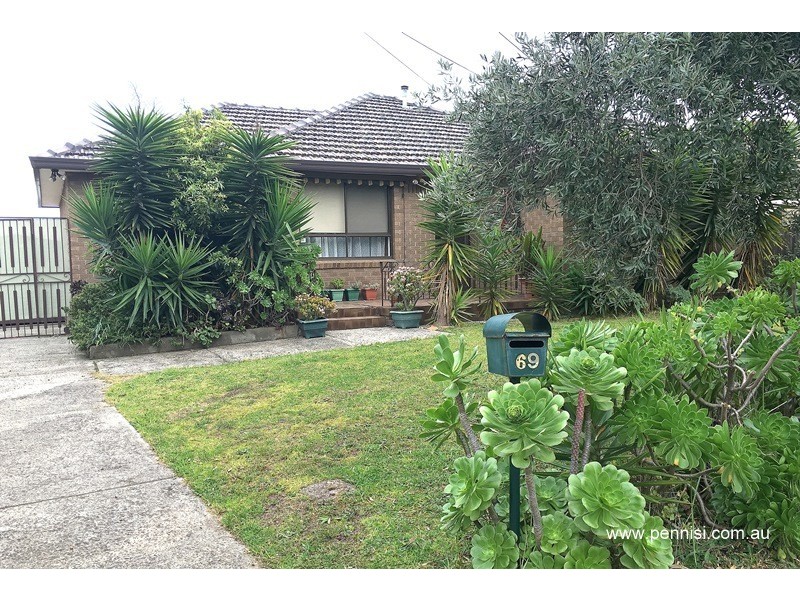 69 Barbara Crescent, Avondale Heights VIC 3034