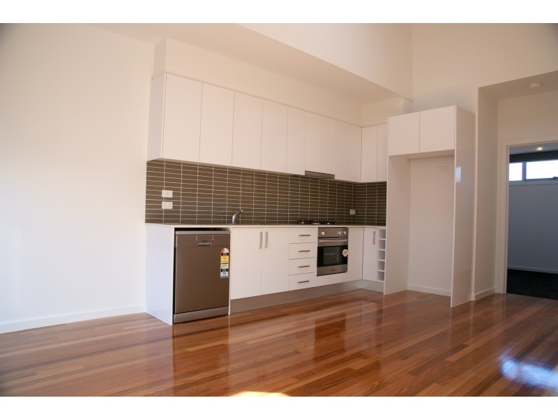 3/3 Queen Street, Essendon VIC 3040