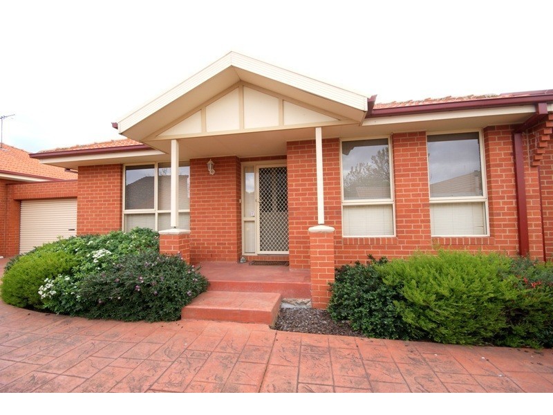 2/38 Deakin Street, Essendon VIC 3040