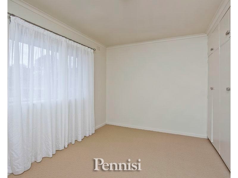 11/15 Royal Avenue, Essendon North VIC 3041