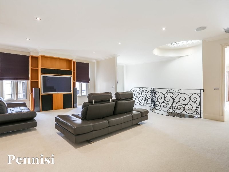 105 Woodland Street, Essendon VIC 3040