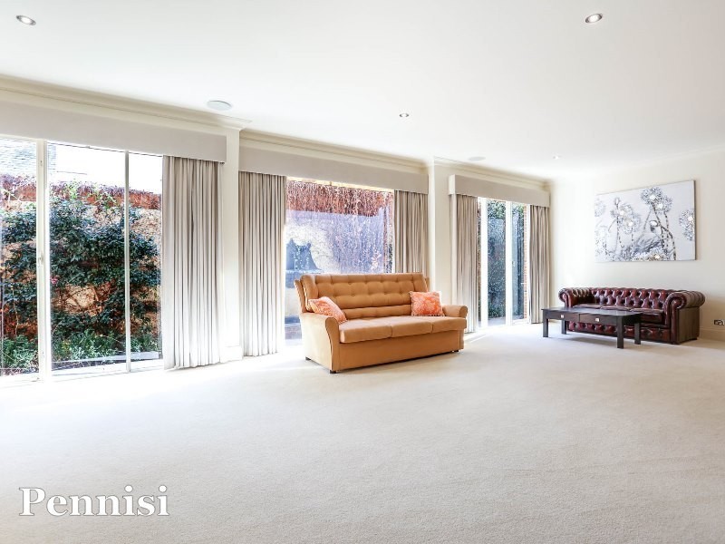 105 Woodland Street, Essendon VIC 3040