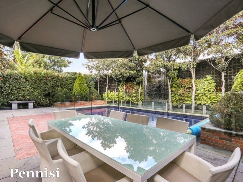 105 Woodland Street, Essendon VIC 3040