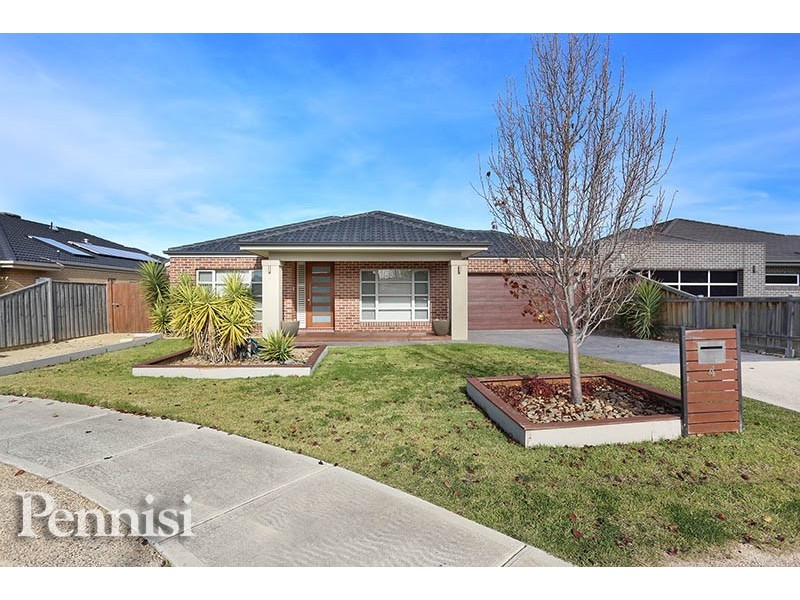 4 Shadforth Close, Taylors Hill VIC 3037
