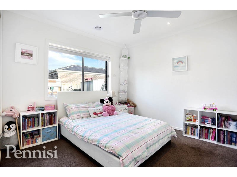 4 Shadforth Close, Taylors Hill VIC 3037