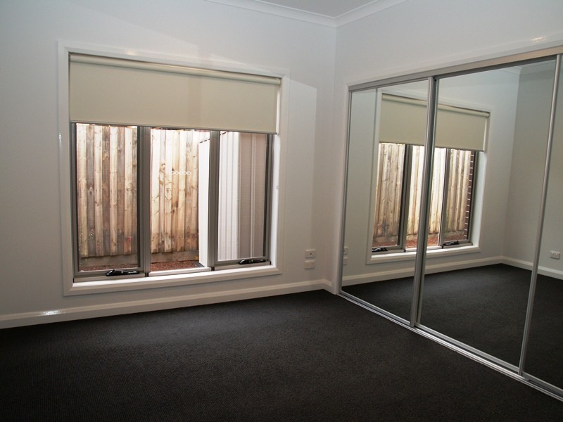 4/22 McNamara Ave, Airport West VIC 3042