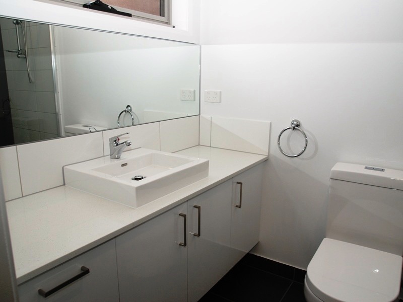 4/22 McNamara Ave, Airport West VIC 3042