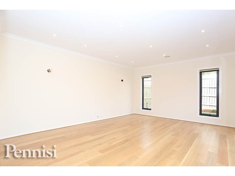 112 Deakin Street, Essendon VIC 3040