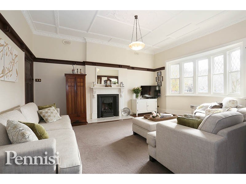 27 McCracken Street, Essendon VIC 3040