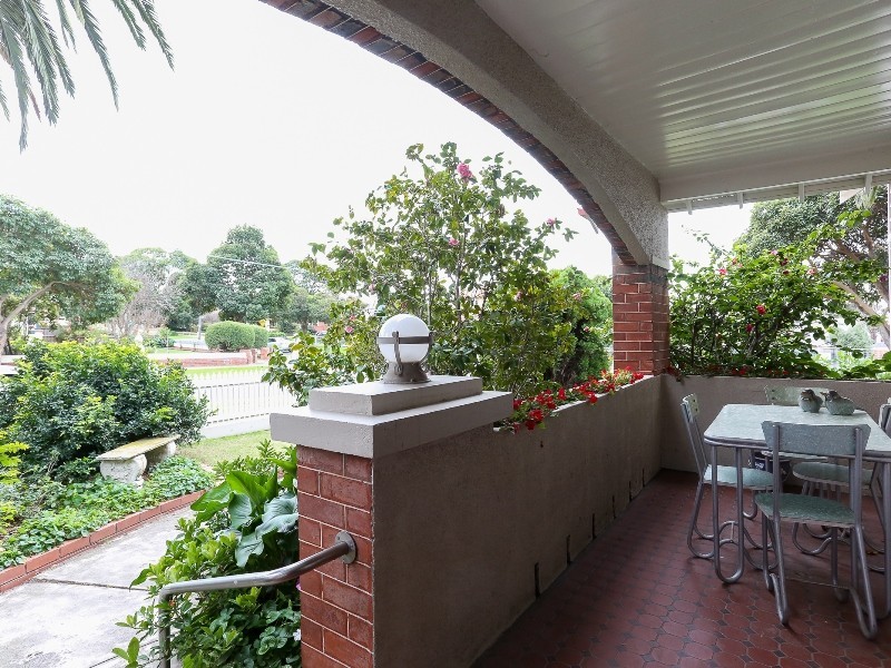 27 McCracken Street, Essendon VIC 3040