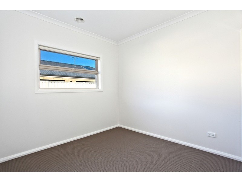 2/9 Anastasia Court, Hillside VIC 3037