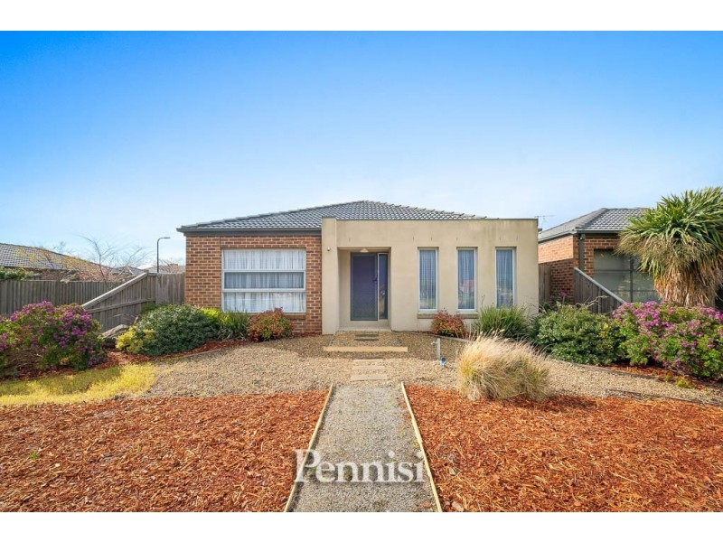 8 Earlsferry Lane, Deer Park VIC 3023