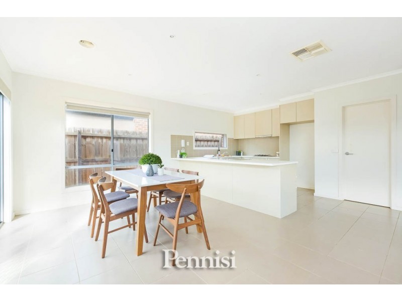 8 Earlsferry Lane, Deer Park VIC 3023