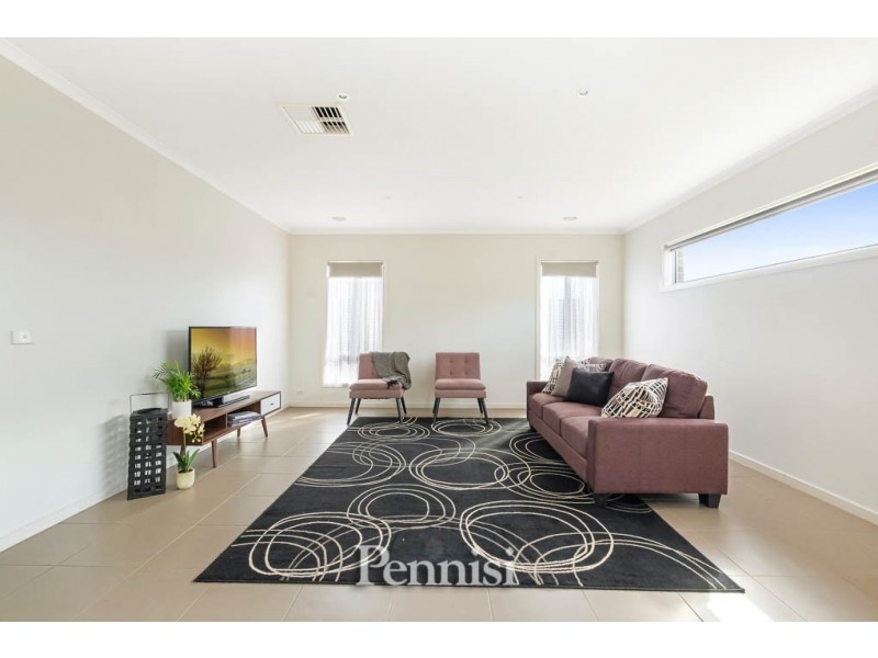 8 Earlsferry Lane, Deer Park VIC 3023