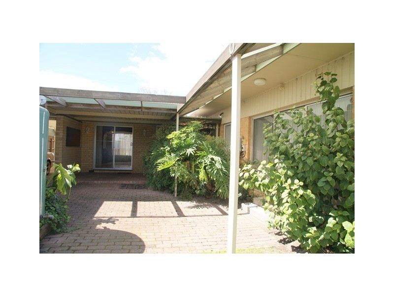 8 Kathryn Street, Fawkner VIC 3060