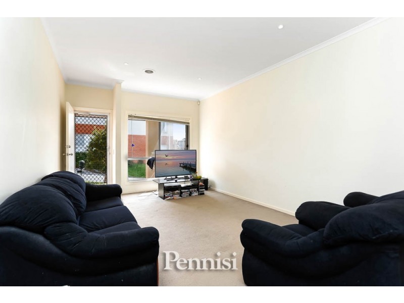 4 Seggan Circle, Gowanbrae VIC 3043