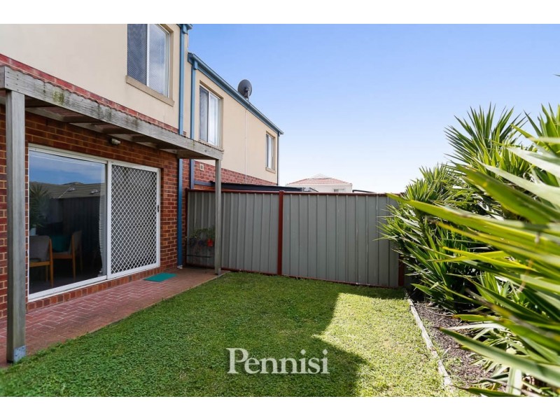 4 Seggan Circle, Gowanbrae VIC 3043