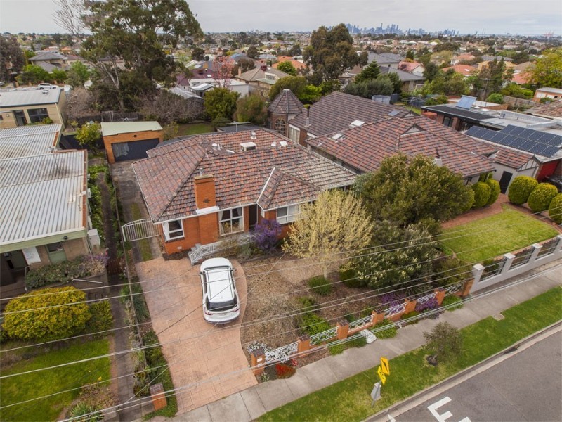16 Beryl Street, Essendon West VIC 3040