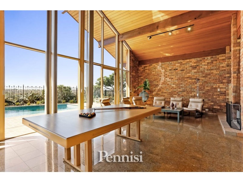 2 Tan Court, Keilor VIC 3036