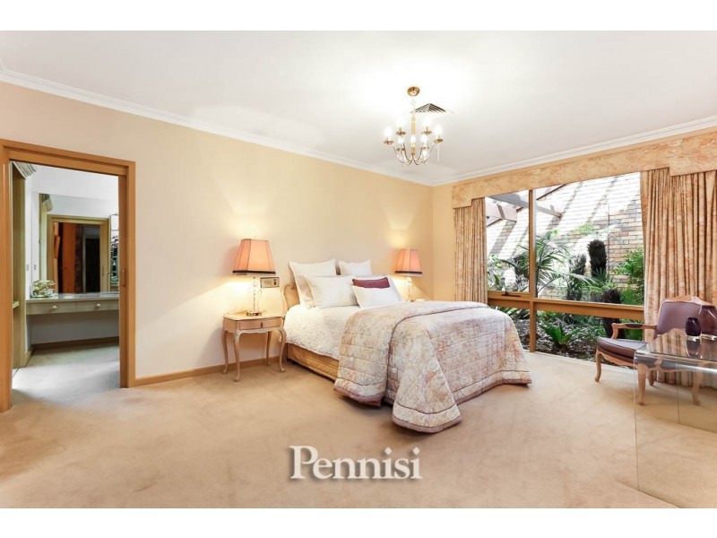 2 Tan Court, Keilor VIC 3036