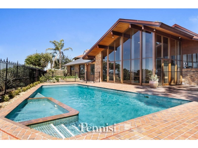 2 Tan Court, Keilor VIC 3036